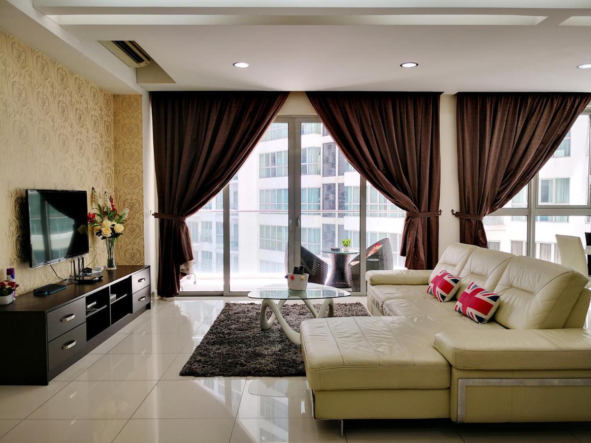 Klcc Inifinity Pool - The Regalia Residences & Suites By Kl Minsu Kuala Lumpur Zewnętrze zdjęcie