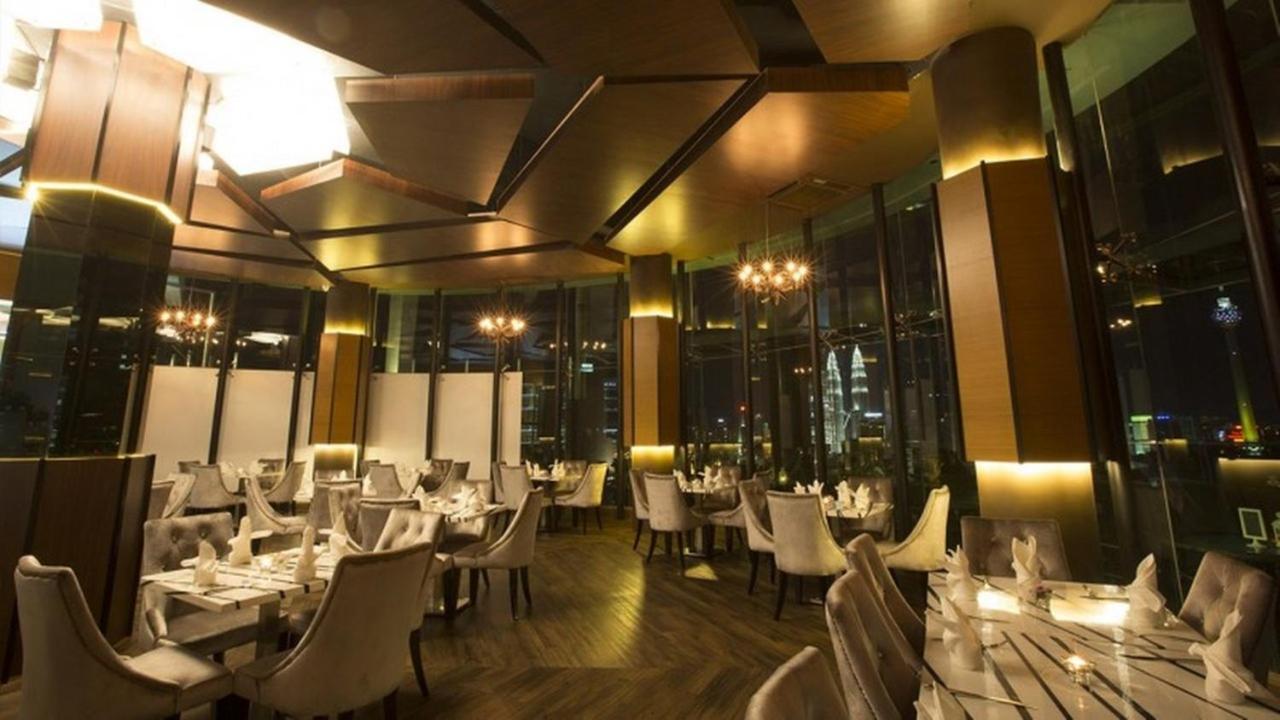 Klcc Inifinity Pool - The Regalia Residences & Suites By Kl Minsu Kuala Lumpur Zewnętrze zdjęcie