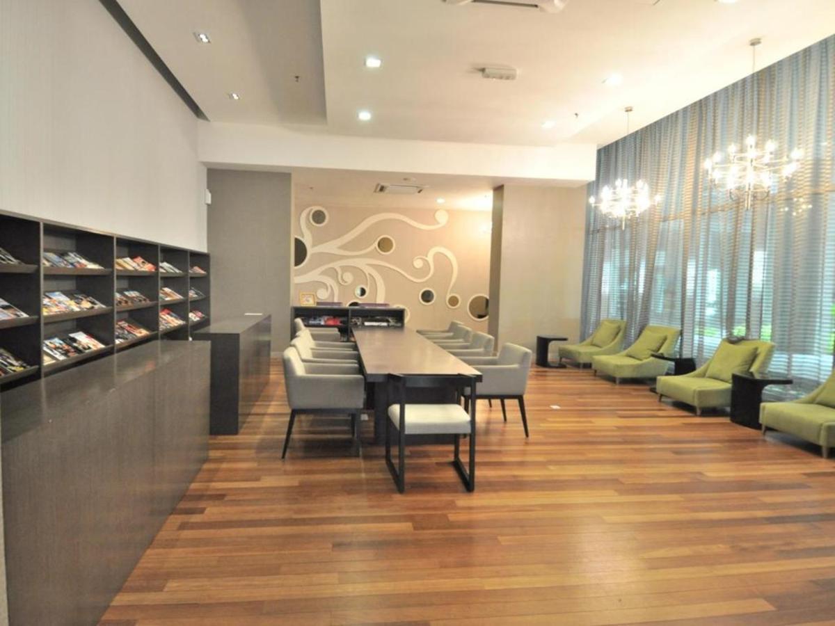 Klcc Inifinity Pool - The Regalia Residences & Suites By Kl Minsu Kuala Lumpur Zewnętrze zdjęcie