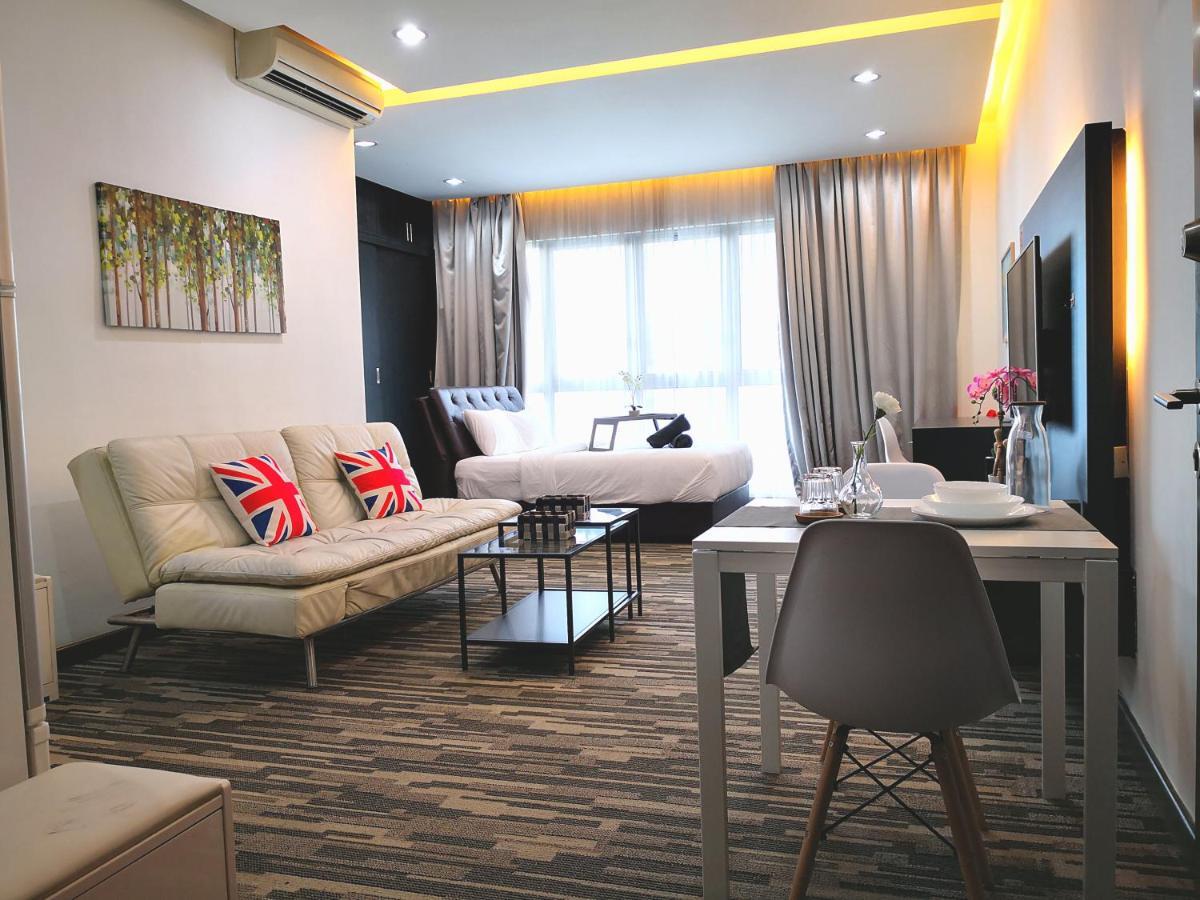 Klcc Inifinity Pool - The Regalia Residences & Suites By Kl Minsu Kuala Lumpur Zewnętrze zdjęcie